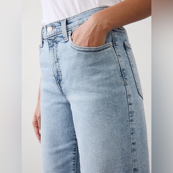 Banana Republic High Rise Wide Leg Cropped Jean 28 Regular Light Wash NWT - Picture 3 of 4